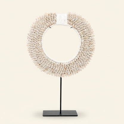 PAPUA SHELL DISC ON STAND / WHITE