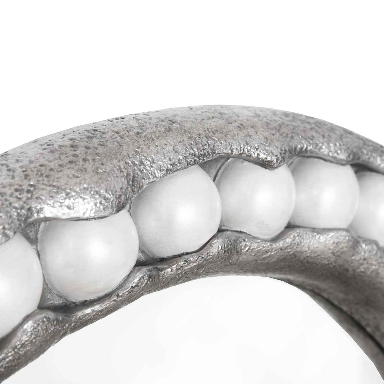 PEARL ROUND SILVER MIRROR