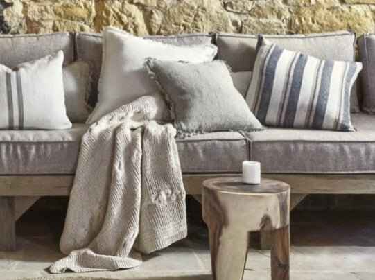 PEG LOW STOOL + SIDE TABLE / NATURAL