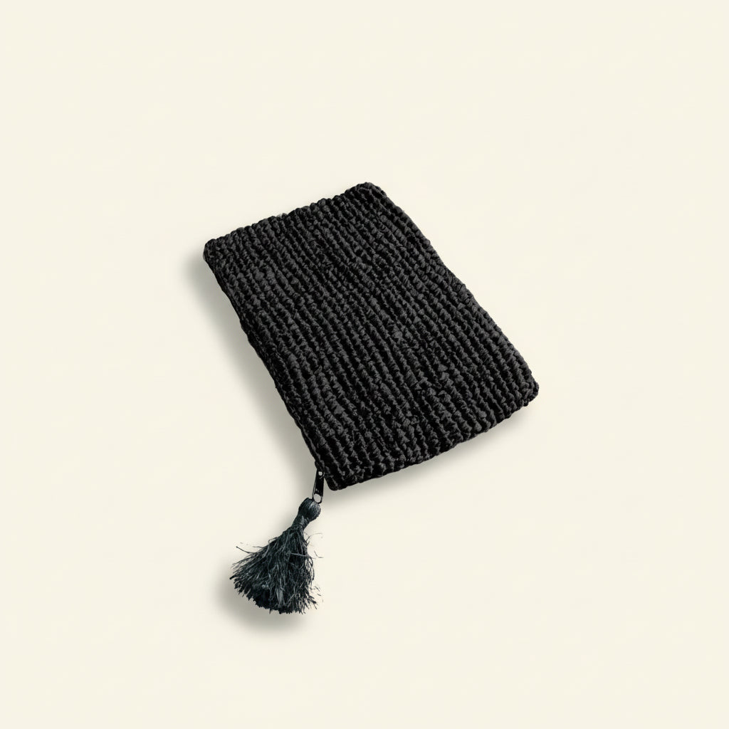 RAFFIA CLUTCH WITH ZIPPER | BLACK | FAIR TRADE