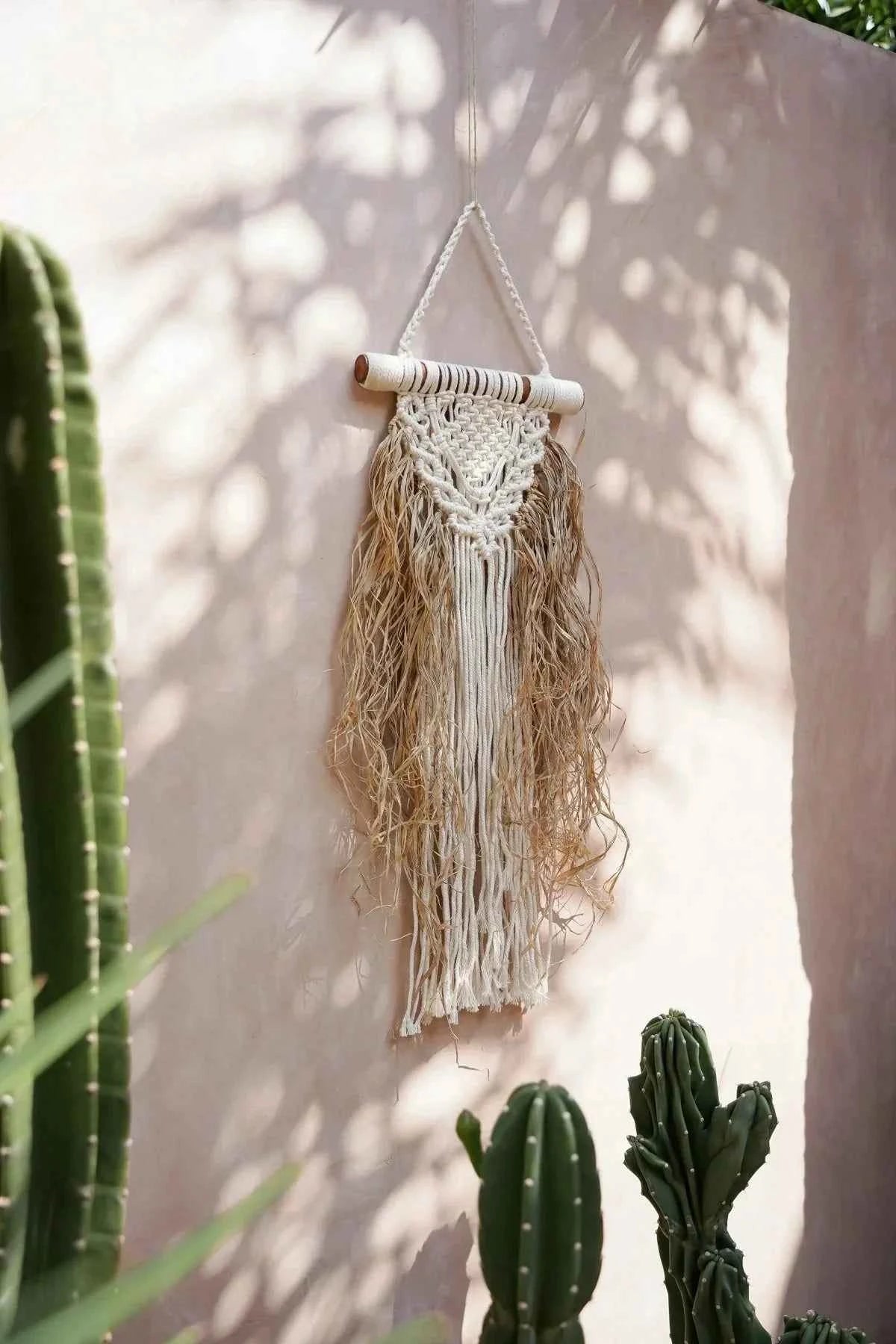 RAFFIA MACRAME WALL ART | MEDIUM