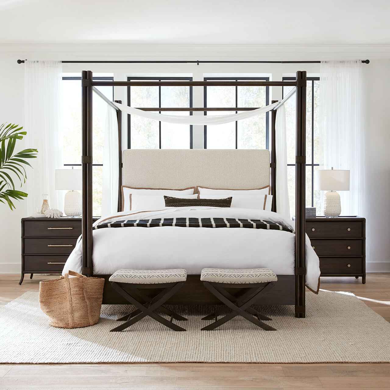 RETREAT POLE RATTAN CHEST