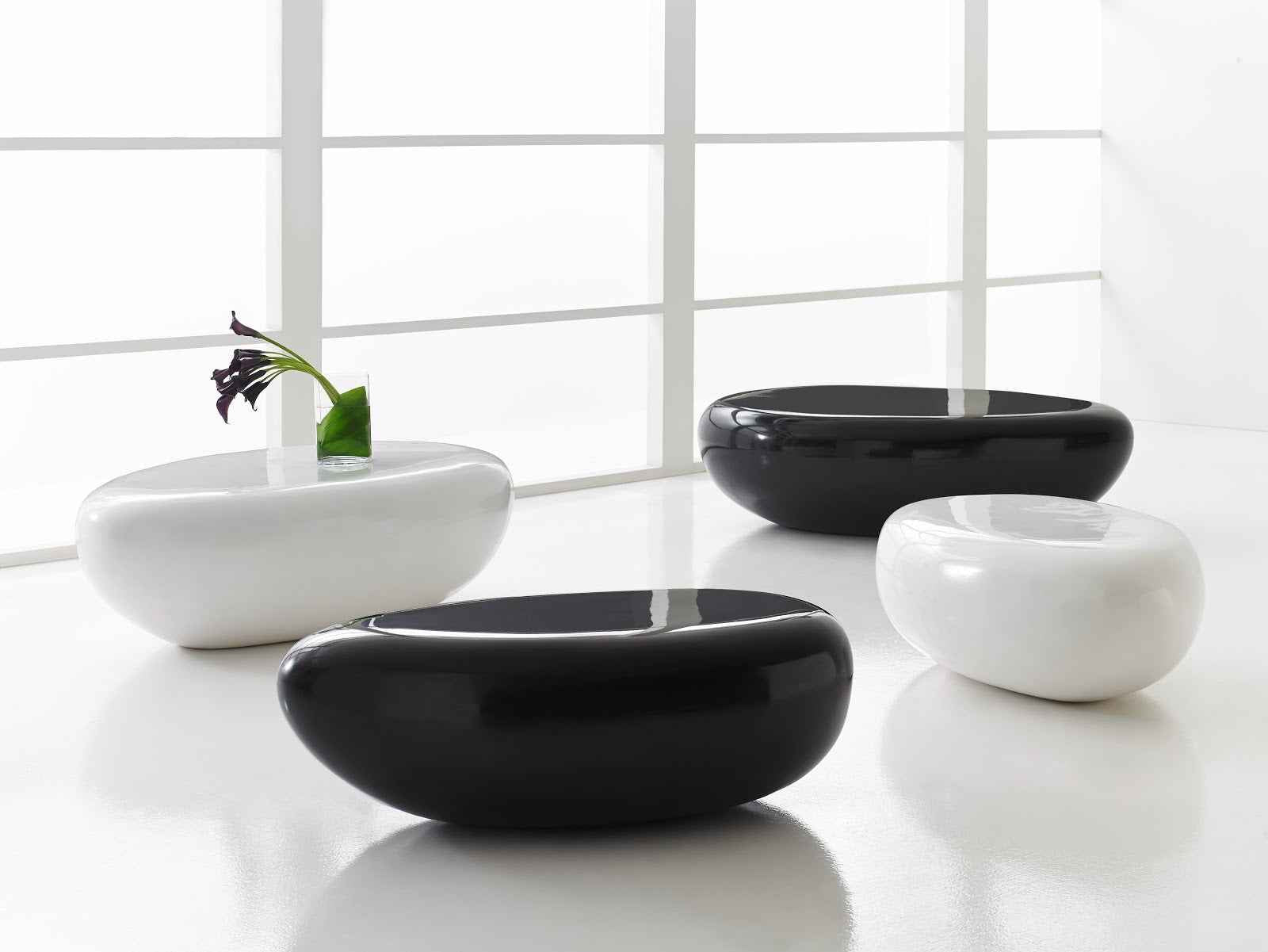 RIVER STONE INDOOR-OUTDOOR COFFEE TABLE: WHITE