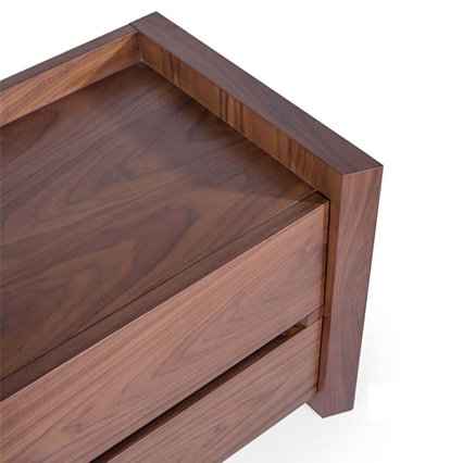 RODOS (BED)SIDE TABLE | WALNUT
