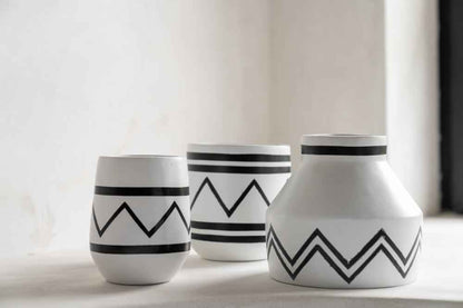 SANTORINI CONIC VASE | BLACK & WHITE