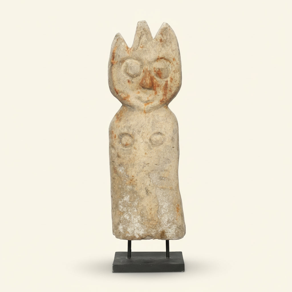 TIMOR MAN ON STAND / 3 CROWN