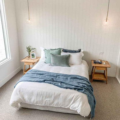 TRAY (BED)SIDE TABLE / NATURAL OAK