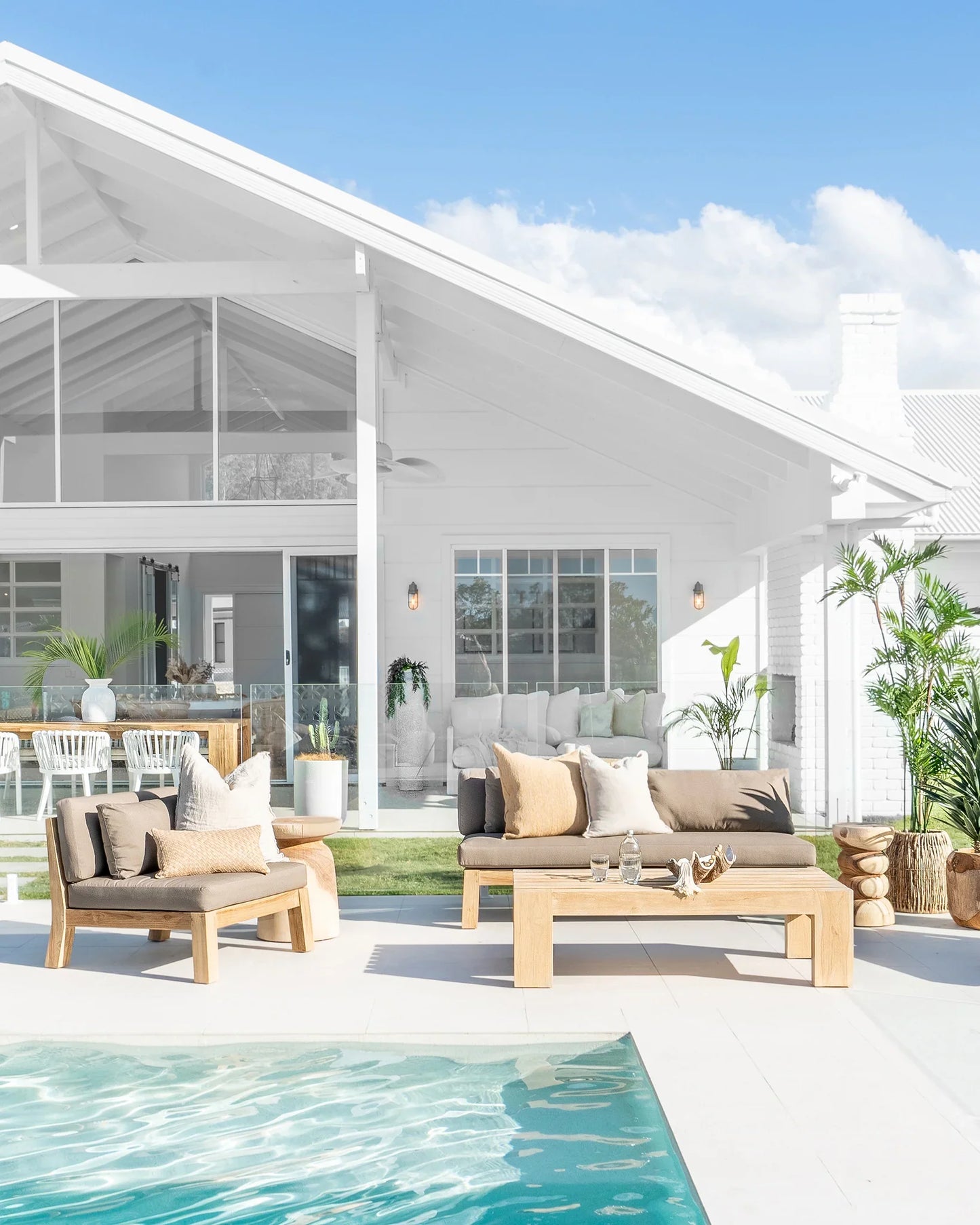 AKONI SIDE TABLE | LARGE | NATURAL