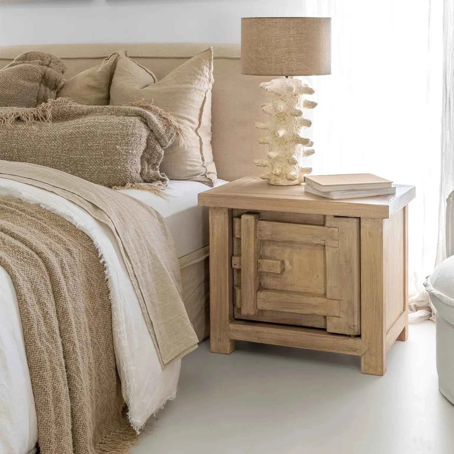 BULU (BED)SIDE TABLE | RIGHT HAND DOOR | NATURAL