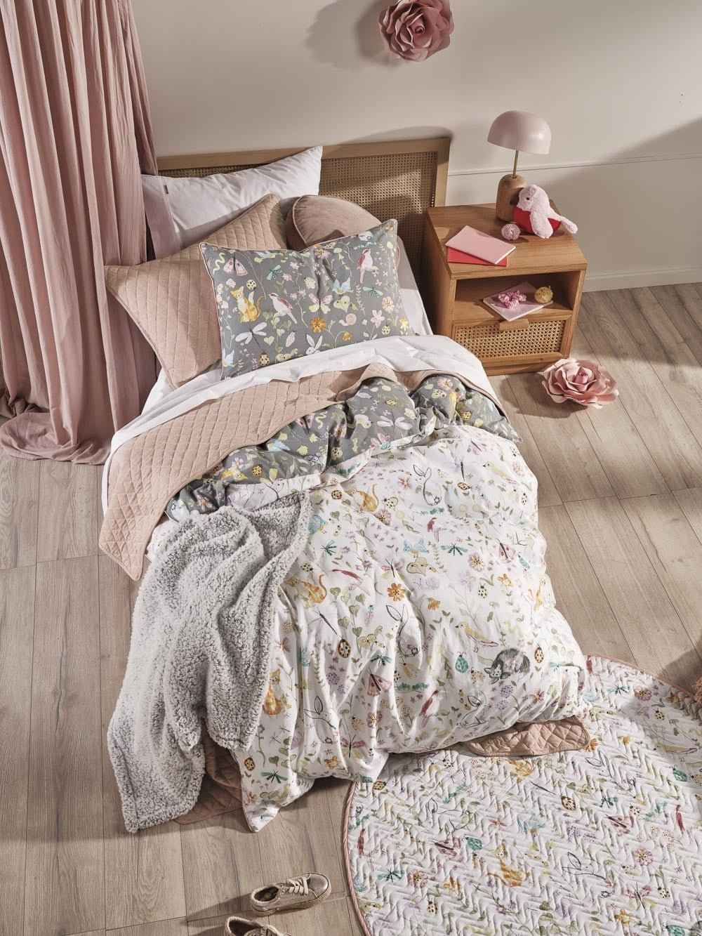 VIENNA (BED)SIDE TABLE | RATTAN + BLOND OAK