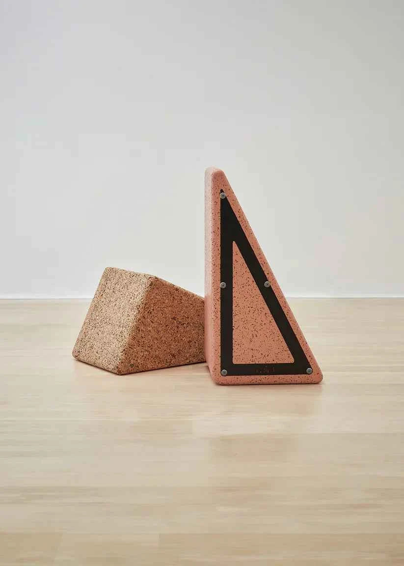 CORK TRIANGULAR SEAT +TABLE | VARIOUS COLORS
